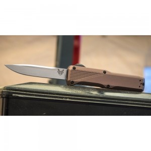 Benchmade Phaeton AUTO OTF Knife 3.45&quot; Satin S30V Drop Point Blade, Dark Earth Aluminum Handles - 4600-1 on Sale